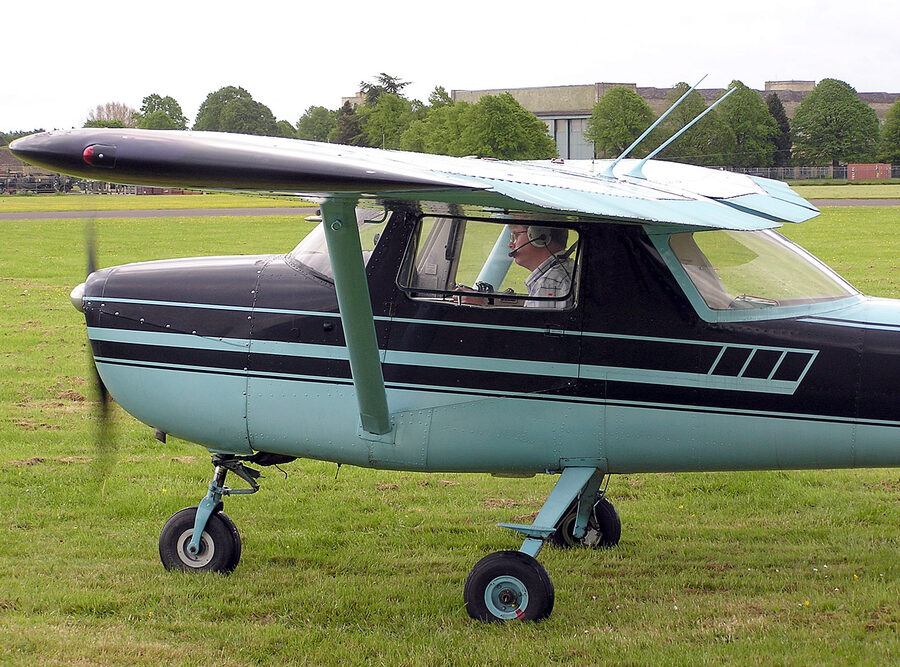 Cessna 150 light aircraft